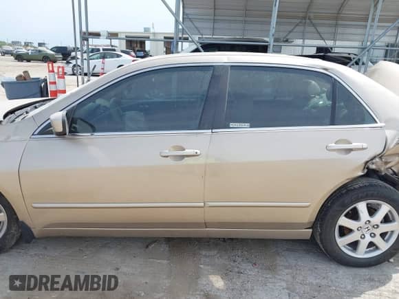 2005 Honda Accord EX-L с VIN 1HGCM66565A068782, выставлен на аукционе IAAI как лот 42457128 с пробегом 193 477 миль миль и . История ставок и продаж доступна на DreamBid. Изображение 13.