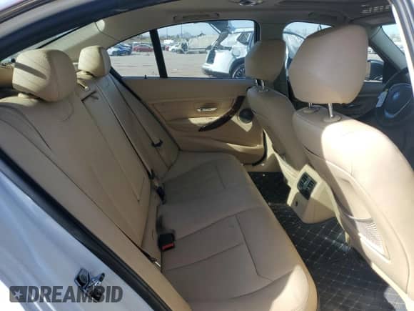 2012 BMW 3 Series 335i с VIN WBA3A9G59CNN67795, выставлен на аукционе Copart как лот 84110454 с пробегом 160 986 миль миль и Списание • Salvage title. История ставок и продаж доступна на DreamBid. Изображение 10.