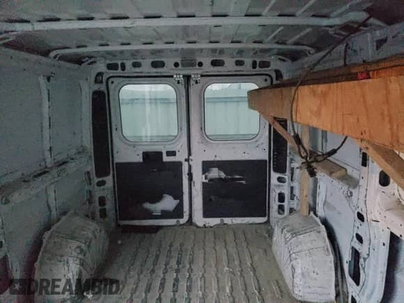 2019 Ram ProMaster Cargo с VIN 3C6TRVAG4KE509053, выставлен на аукционе Copart как лот 83812294 с пробегом 57 979 миль миль и Списание • Salvage title. История ставок и продаж доступна на DreamBid. Изображение 10.