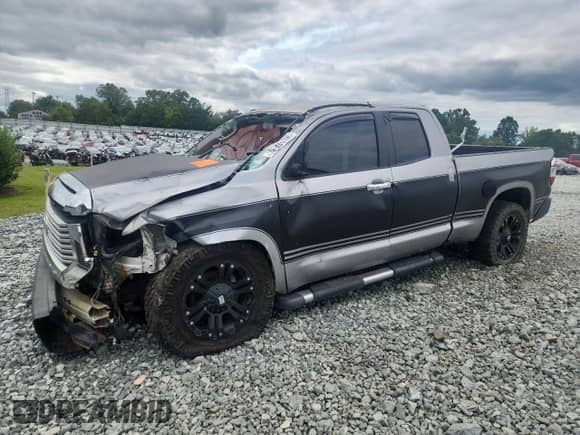2016 Toyota Tundra Limited z VIN 5TFBW5F19GX501782, wystawiony jako Copart lot #69776075 z przebiegiem Nie podano mil oraz Czysty tytuł • Clean title. Historia ofert i sprzedaży dostępna na DreamBid. Obrazek 1.