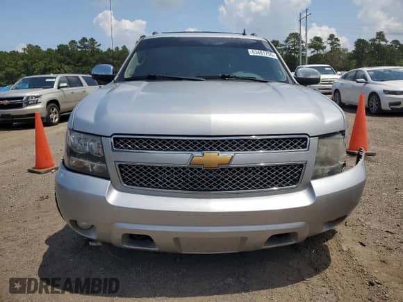 2011 Chevrolet Avalanche LTZ z VIN 3GNTKGE3XBG323125, wystawiony jako Copart lot #63481755 z przebiegiem 146 617 mil mil oraz Szkoda całkowita • Salvage title. Historia ofert i sprzedaży dostępna na DreamBid. Obrazek 5.