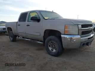 2007 Chevrolet Silverado 2500HD 1LT z VIN 1GCHK23K17F513450, wystawiony jako IAAI lot #43547332 z przebiegiem 721 658 mil mil oraz . Historia ofert i sprzedaży dostępna na DreamBid. Obrazek 6.