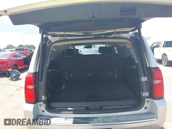 2019 Chevrolet Suburban LT с VIN 1GNSKHKC0KR397479, выставлен на аукционе IAAI как лот 42725453 с пробегом 39 423 миль миль и . История ставок и продаж доступна на DreamBid. Изображение 18.