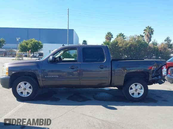 2010 Chevrolet Silverado 1500 LTZ with VIN 3GCRKTE39AG107745, listed as a IAAI auction lot 43506964 with 119,063 mi miles and . Bid and sale history available at DreamBid. Image 14.