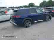 2023 Nissan Pathfinder Platinum с VIN 5N1DR3DK3PC206454, выставлен на аукционе IAAI как лот 42861618 с пробегом 25 099 миль миль и . История ставок и продаж доступна на DreamBid. Изображение 4.