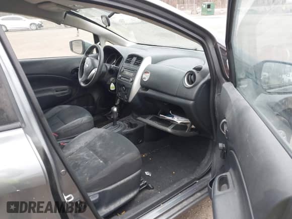 2017 Nissan Note SV с VIN 3N1CE2CP3HL371500, выставлен на аукционе IAAI как лот 41777764 с пробегом 109 413 миль миль и . История ставок и продаж доступна на DreamBid. Изображение 5.