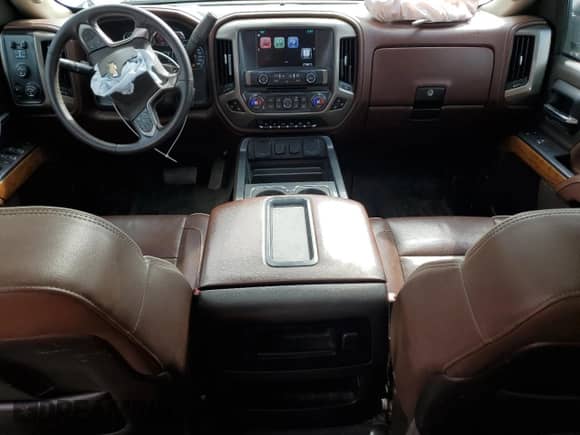 2015 Chevrolet Silverado 2500HD High Country z VIN 1GC1KXE84FF525901, wystawiony jako Copart lot #56946615 z przebiegiem 178 165 mil mil oraz Szkoda całkowita • Salvage title. Historia ofert i sprzedaży dostępna na DreamBid. Obrazek 8.
