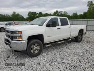 2015 Chevrolet Silverado 2500HD Work Truck z VIN 1GC1KUEG3FF554814, wystawiony jako Copart lot #56838855 z przebiegiem 275 921 mil mil oraz Szkoda całkowita • Salvage title. Historia ofert i sprzedaży dostępna na DreamBid. Obrazek 1.