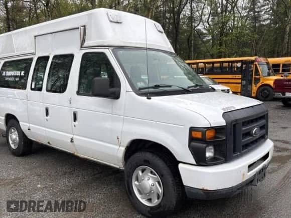2014 Ford Econoline Cargo Commercial с VIN 1FTNS2EW3EDA97297, выставлен на аукционе Copart как лот 62708585 с пробегом 167 805 миль миль и Чистый • Clean title. История ставок и продаж доступна на DreamBid. Изображение 1.