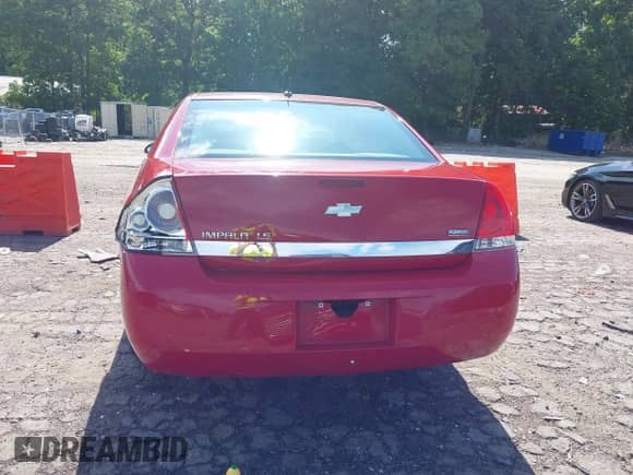 2008 Chevrolet Impala LS с VIN 2G1WB58K889289212, выставлен на аукционе IAAI как лот 42702219 с пробегом 128 656 миль миль и . История ставок и продаж доступна на DreamBid. Изображение 16.