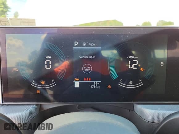 2025 Hyundai Sonata SEL z VIN KMHL64JA5SA481964, wystawiony jako Copart lot #64128205 z przebiegiem 1 789 mil mil oraz Szkoda całkowita • Salvage title. Historia ofert i sprzedaży dostępna na DreamBid. Obrazek 9.