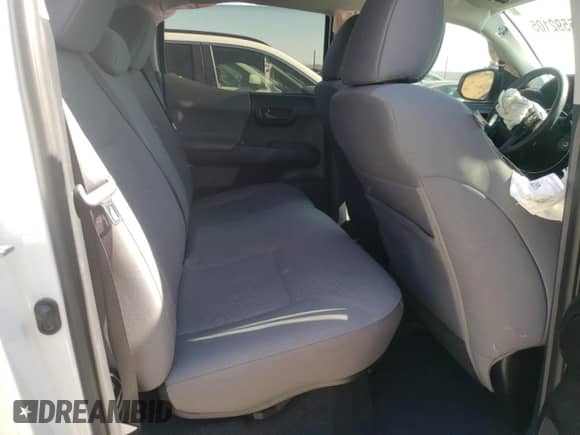 2021 Toyota Tacoma SR z VIN 5TFCZ5AN7MX267045, wystawiony jako Copart lot #65592105 z przebiegiem 40 992 mil mil oraz Szkoda całkowita • Salvage title. Historia ofert i sprzedaży dostępna na DreamBid. Obrazek 10.
