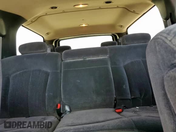 2002 Chevrolet Suburban LT с VIN 1GNEC16Z52J125301, выставлен на аукционе Copart как лот 69219085 с пробегом 272 829 миль миль и Списание • Salvage title. История ставок и продаж доступна на DreamBid. Изображение 10.