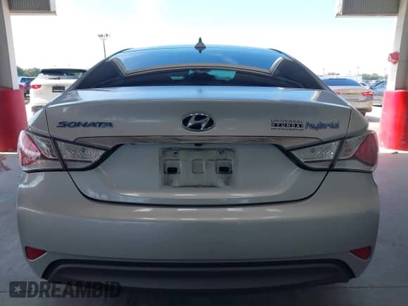 2015 Hyundai Sonata z VIN KMHEC4A43FA135221, wystawiony jako IAAI lot #42962040 z przebiegiem 106 034 mil mil oraz . Historia ofert i sprzedaży dostępna na DreamBid. Obrazek 16.