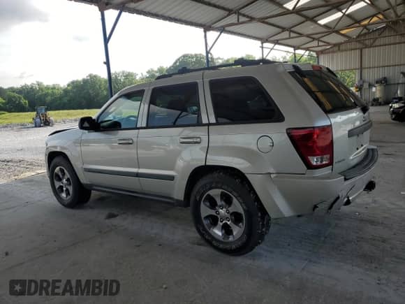 2009 Jeep Grand Cherokee Laredo с VIN 1J8GS48K39C539626, выставлен на аукционе Copart как лот 57442755 с пробегом 171 362 миль миль и Списание • Salvage title. История ставок и продаж доступна на DreamBid. Изображение 2.