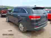 2017 Kia Sorento LX z VIN 5XYPG4A56HG230935, wystawiony jako IAAI lot #42593196 z przebiegiem 127 425 mil mil oraz . Historia ofert i sprzedaży dostępna na DreamBid. Obrazek 3.