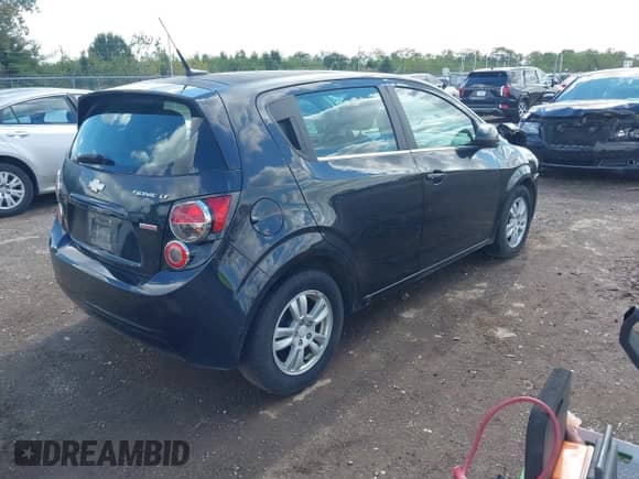 2014 Chevrolet Sonic LT с VIN 1G1JC6SB9E4142899, выставлен на аукционе IAAI как лот 43401507 с пробегом 188 793 миль миль и . История ставок и продаж доступна на DreamBid. Изображение 4.