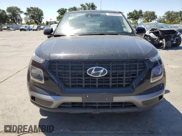 2021 Hyundai Venue SE with VIN KMHRB8A32MU066987, listed as a Copart auction lot 66289935 with 105,660 mi miles and Salvage title. Bid and sale history available at DreamBid. Image 5.