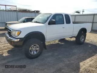 2000 Toyota Tacoma PreRunner z VIN 4TASN92NXYZ649038, wystawiony jako Copart lot #71001835 z przebiegiem 135 755 mil mil oraz Czysty tytuł • Clean title. Historia ofert i sprzedaży dostępna na DreamBid. Obrazek 1.