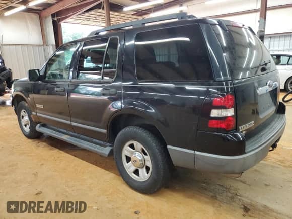2006 Ford Explorer XLS with VIN 1FMEU62E66UA46810, listed as a Copart auction lot 68916465 with 228,750 mi miles and Salvage title. Bid and sale history available at DreamBid. Image 2.