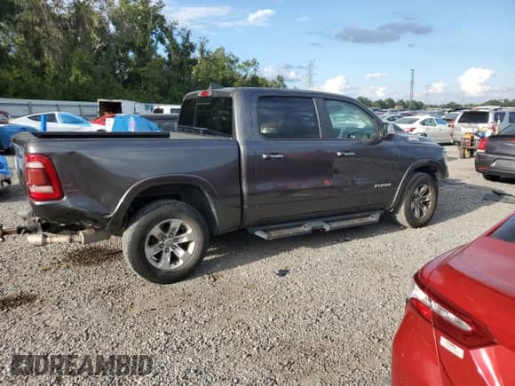 2022 Ram 1500 Laramie z VIN 1C6RREJT3NN291579, wystawiony jako Copart lot #81896455 z przebiegiem 68 421 mil mil oraz Szkoda całkowita • Salvage title. Historia ofert i sprzedaży dostępna na DreamBid. Obrazek 3.