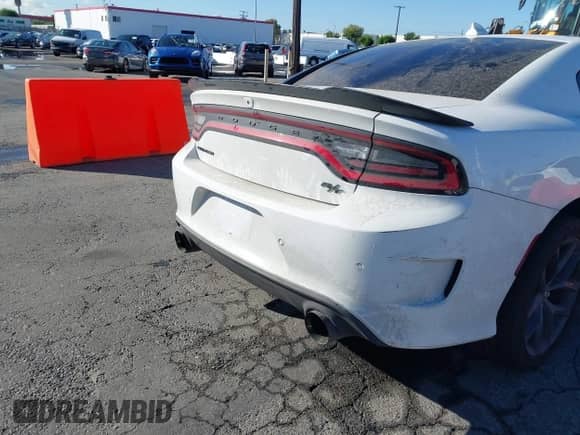 2023 Dodge Charger R/T z VIN 2C3CDXCT0PH535825, wystawiony jako IAAI lot #42280984 z przebiegiem 33 489 mil mil oraz . Historia ofert i sprzedaży dostępna na DreamBid. Obrazek 4.