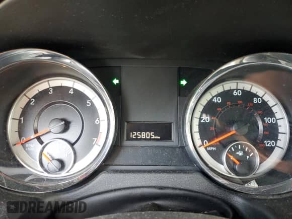 2018 Dodge Grand Caravan SXT with VIN 2C4RDGCG0JR226138, listed as a Copart auction lot 85570965 with 125,805 mi miles and Salvage title. Bid and sale history available at DreamBid. Image 9.