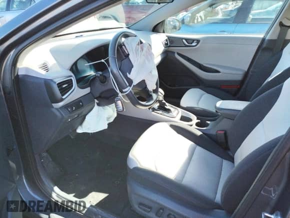 2017 Hyundai Ioniq SEL z VIN KMHC75LC1HU058145, wystawiony jako Copart lot #37530343 z przebiegiem 39 804 mil mil oraz . Historia ofert i sprzedaży dostępna na DreamBid. Obrazek 7.