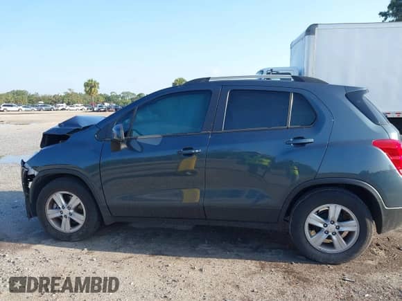 2022 Chevrolet Trax LT z VIN KL7CJLSM5NB530968, wystawiony jako IAAI lot #42148644 z przebiegiem 29 913 mil mil oraz . Historia ofert i sprzedaży dostępna na DreamBid. Obrazek 14.