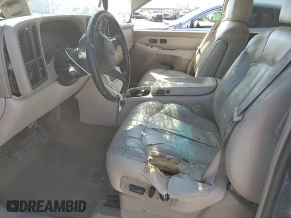 2001 Chevrolet Suburban LT с VIN 3GNEC16TX1G245428, выставлен на аукционе Copart как лот 51210465 с пробегом 321 027 миль миль и Списание • Salvage title. История ставок и продаж доступна на DreamBid. Изображение 7.