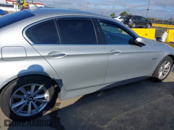 2015 BMW 5 Series 528i с VIN WBA5A5C58FD519593, выставлен на аукционе IAAI как лот 43200640 с пробегом 119 151 миль миль и . История ставок и продаж доступна на DreamBid. Изображение 13.