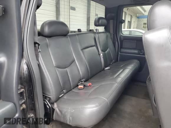 2006 Chevrolet Silverado SS с VIN 2GCEC19N261140999, выставлен на аукционе Copart как лот 80564114 с пробегом 221 209 миль миль и Списание • Salvage title. История ставок и продаж доступна на DreamBid. Изображение 10.