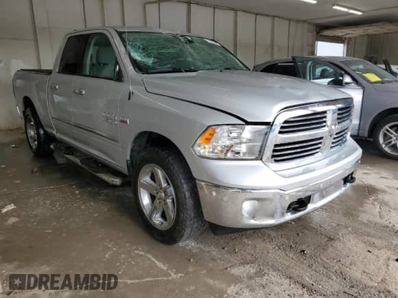 2018 Ram 1500 Big Horn z VIN 1C6RR7GTXJS243821, wystawiony jako Copart lot #71952415 z przebiegiem 85 656 mil mil oraz Szkoda całkowita • Salvage title. Historia ofert i sprzedaży dostępna na DreamBid. Obrazek 4.
