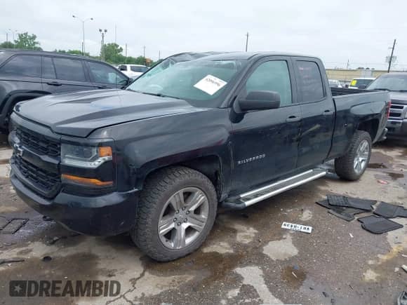 2017 Chevrolet Silverado 1500 Custom с VIN 1GCRCPEC1HZ112646, выставлен на аукционе IAAI как лот 42096956 с пробегом 86 797 миль миль и . История ставок и продаж доступна на DreamBid. Изображение 17.