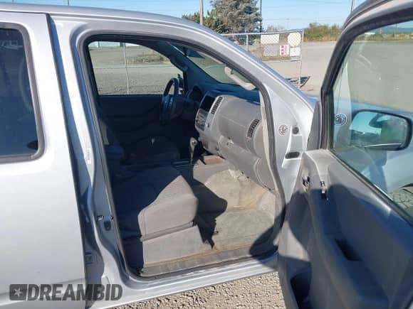 2014 Nissan Frontier SV z VIN 1N6AD0EV2EN744249, wystawiony jako IAAI lot #43030992 z przebiegiem 114 208 mil mil oraz . Historia ofert i sprzedaży dostępna na DreamBid. Obrazek 5.