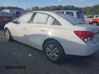 2012 Chevrolet Cruze LS z VIN 1G1PD5SH7C7306572, wystawiony jako IAAI lot #43384949 z przebiegiem 183 150 mil mil oraz . Historia ofert i sprzedaży dostępna na DreamBid. Obrazek 3.