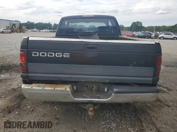 1997 Dodge 1500 z VIN 3B7HF13Z3VG719831, wystawiony jako Copart lot #70197324 z przebiegiem 338 146 mil mil oraz Czysty tytuł • Clean title. Historia ofert i sprzedaży dostępna na DreamBid. Obrazek 6.