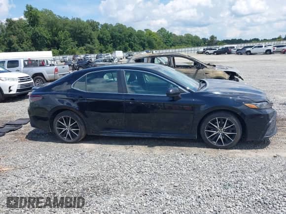 2021 Toyota Camry SE with VIN 4T1G11AK5MU404407, listed as a IAAI auction lot 42997960 with 155,618 mi miles and . Bid and sale history available at DreamBid. Image 13.