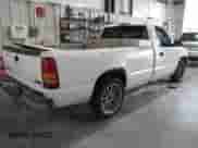 1999 GMC Sierra 1500 SL z VIN 1GTEC14V7XE850553, wystawiony jako IAAI lot #42751151 z przebiegiem 308 861 mil mil oraz . Historia ofert i sprzedaży dostępna na DreamBid. Obrazek 4.