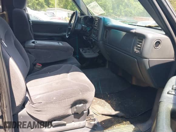 2000 GMC Sierra 1500 SLE with VIN 1GTEK14T4YE130193, listed as a IAAI auction lot 42132453 with 213,244 mi miles and . Bid and sale history available at DreamBid. Image 5.