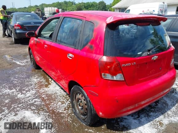 2005 Chevrolet Aveo LS с VIN KL1TD62695B396440, выставлен на аукционе IAAI как лот 42723786 с пробегом 107 426 миль миль и . История ставок и продаж доступна на DreamBid. Изображение 3.