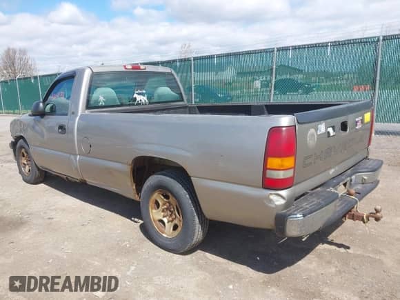 2000 Chevrolet Silverado 1500 with VIN 1GCEC14V2YE369725, listed as a IAAI auction lot 42088751 with 390,344 mi miles and . Bid and sale history available at DreamBid. Image 3.
