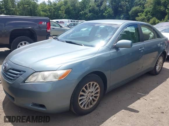 2008 Toyota Camry LE z VIN 4T1BK46KX8U560739, wystawiony jako IAAI lot #42812094 z przebiegiem 210 924 mil mil oraz . Historia ofert i sprzedaży dostępna na DreamBid. Obrazek 2.