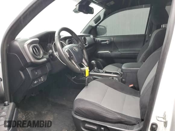 2020 Toyota Tacoma SR5 с VIN 3TMBZ5DN2LM025694, выставлен на аукционе Copart как лот 86754834 с пробегом 72 459 миль миль и Списание • Salvage title. История ставок и продаж доступна на DreamBid. Изображение 7.