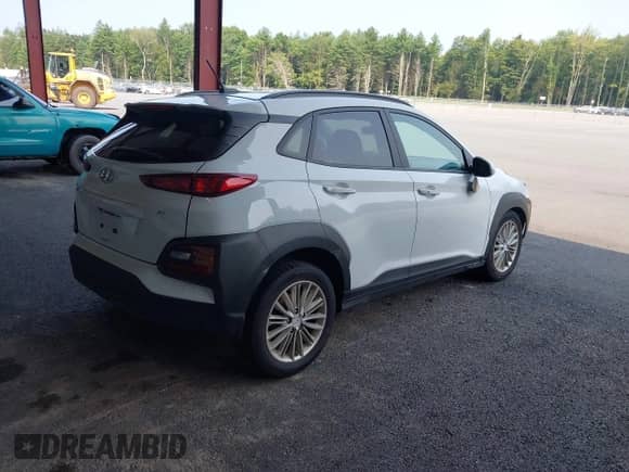 2020 Hyundai Kona SEL с VIN KM8K2CAA1LU463785, выставлен на аукционе IAAI как лот 40055542 с пробегом 58 258 миль миль и . История ставок и продаж доступна на DreamBid. Изображение 4.