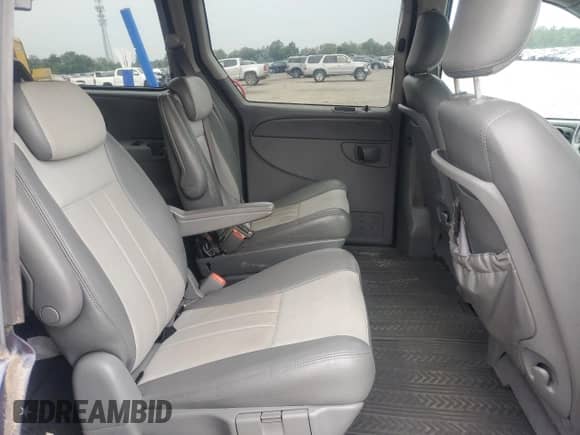 2006 Dodge Grand Caravan SXT with VIN 2D4GP44L26R699865, listed as a Copart auction lot 84731425 with 131,473 mi miles and Clean title. Bid and sale history available at DreamBid. Image 11.