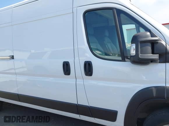 2025 Ram ProMaster Cargo Tradesman с VIN 3C6LRVDGXSE519338, выставлен на аукционе IAAI как лот 43160471 с пробегом 13 477 миль миль и . История ставок и продаж доступна на DreamBid. Изображение 13.