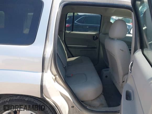 2007 Chevrolet HHR LS с VIN 3GNDA13D27S529611, выставлен на аукционе IAAI как лот 43173614 с пробегом 231 529 миль миль и . История ставок и продаж доступна на DreamBid. Изображение 8.