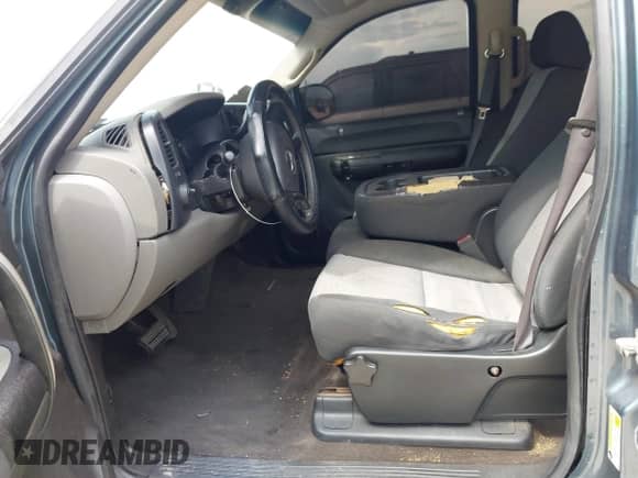 2009 GMC Sierra 1500 SL с VIN 3GTEC13C19G110458, выставлен на аукционе IAAI как лот 43303130 с пробегом 287 406 миль миль и . История ставок и продаж доступна на DreamBid. Изображение 5.