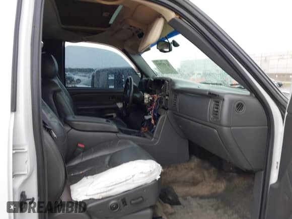 2003 Chevrolet Avalanche with VIN 3GNEK13T93G142382, listed as a IAAI auction lot 42457593 with 219,920 mi miles and . Bid and sale history available at DreamBid. Image 5.